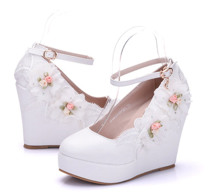Round-headed Lace Flowers Wedding Shoes