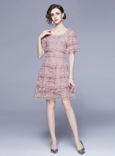 Heavy-duty Embroidered Square Collar Cake Dress