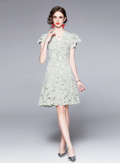 Heavy-duty Embroidery Flounce Dress