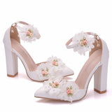 Thick Pointed White Flowers Wedding Shoes