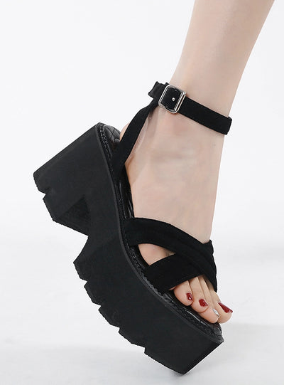 Loose Cake Nightclub Cross Strap Thick Heel Sandals
