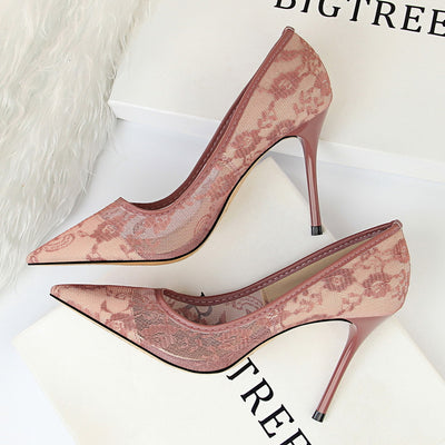Pointed Hollow Lace Shoes