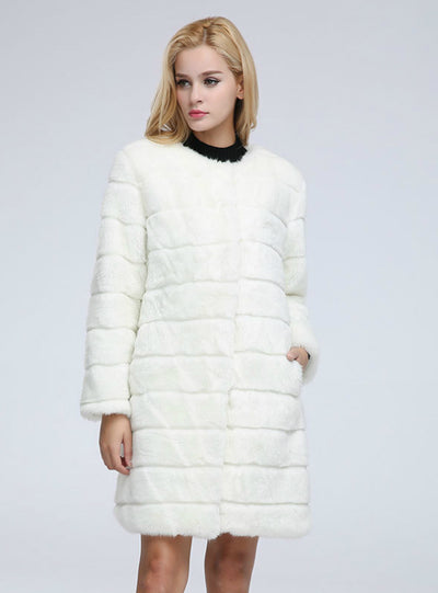 The Female Coat Of Rabbit Fur Is Long For Women