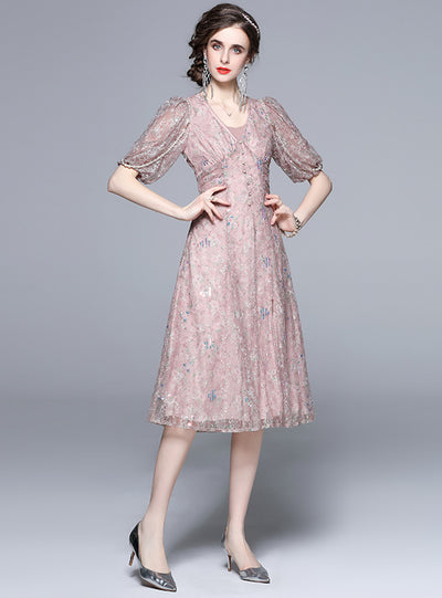 Retro-style Lace V-neck Bubble Sleeve Dress