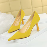 Shallow Pointed Retro Stone Shoes
