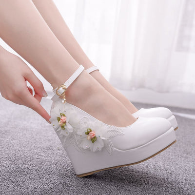 Round-headed Lace Flowers Wedding Shoes