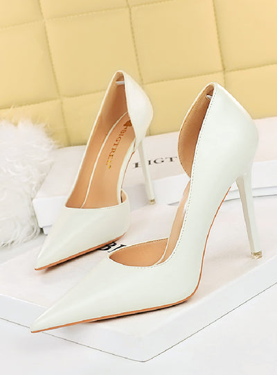 Shallow Pointed Hollow Shoes