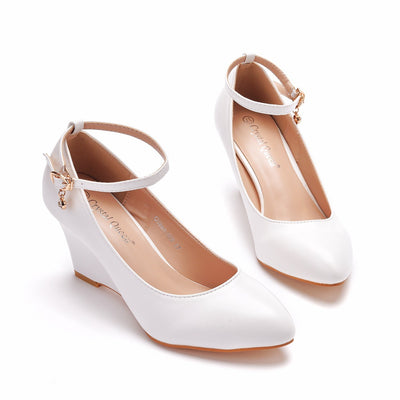 Shallow Buckle Pointed High Heel Shoes