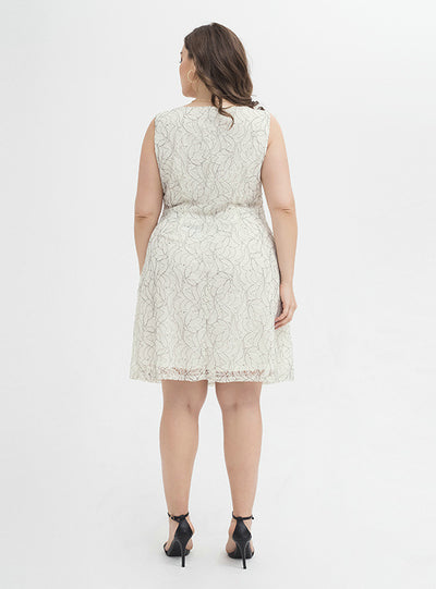 Plus Size White Lace V-neck Short Dress