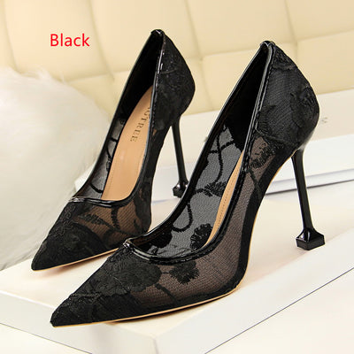 Embroidered Lace Mesh Hollow Shoes