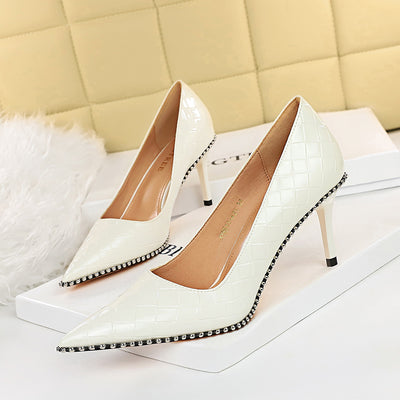 Pointed Patent Leather Woven Metal Chain Shoes
