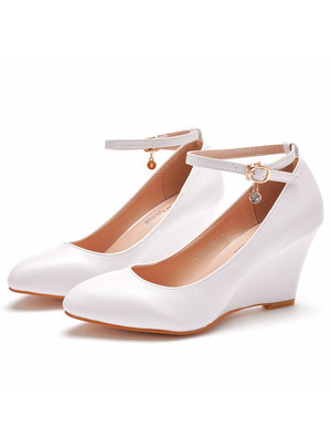 Shallow Buckle Pointed High Heel Shoes