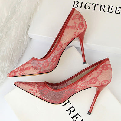 Pointed Hollow Lace Shoes