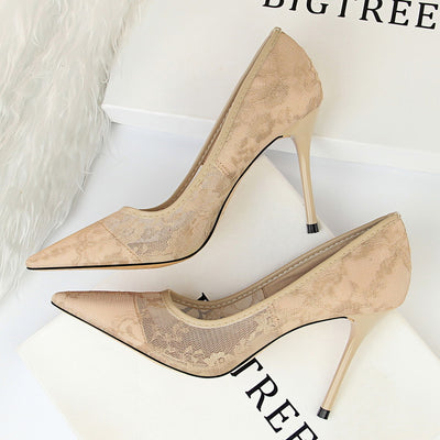 Pointed Hollow Lace Shoes